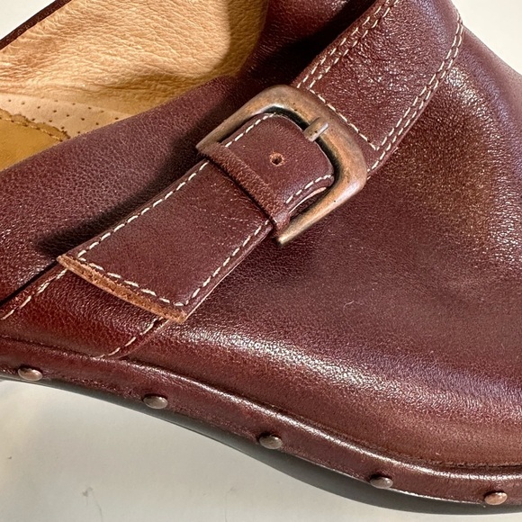 Sofft Brown Leather Boho Comfort Mule Clogs with 2”heel and Cross Buckle Sz 9M - Picture 12 of 12